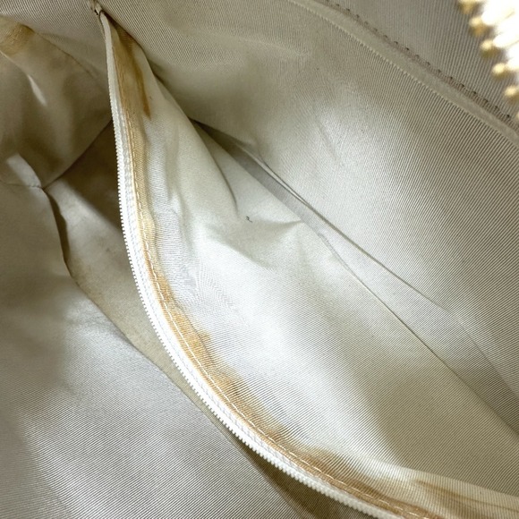 CHANEL White Bag - Picture 11 of 16